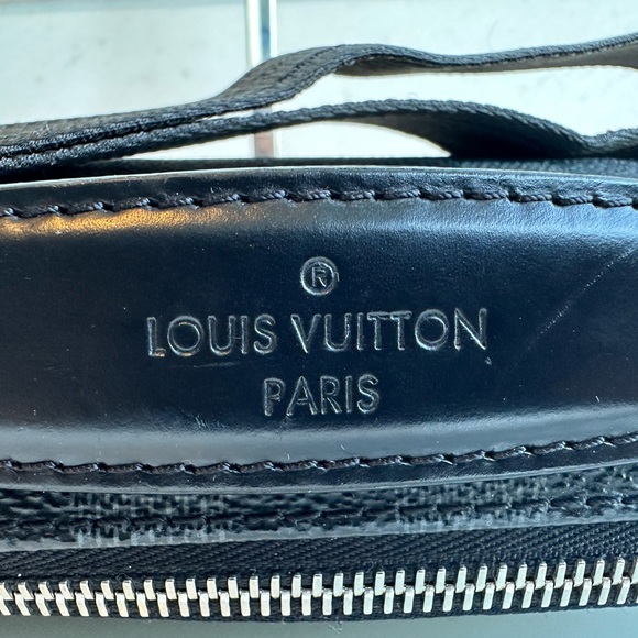 LV Ambler Waist Crossbody Shoulder Graphite Damier Bag Louis Vuitton Like New - Picture 14 of 15